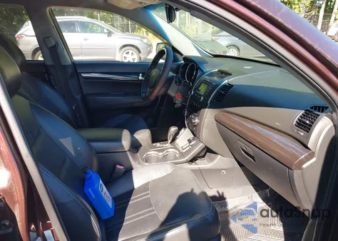 2013 Kia Sorento Ex V6 z USA, uszkodzony, nr VIN 5XYKUDA28DG316136